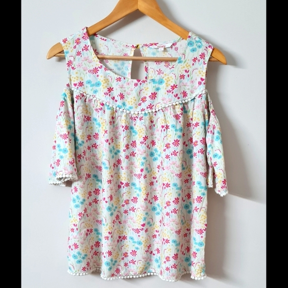 Honeyme Tops - Cold shoulder free size top